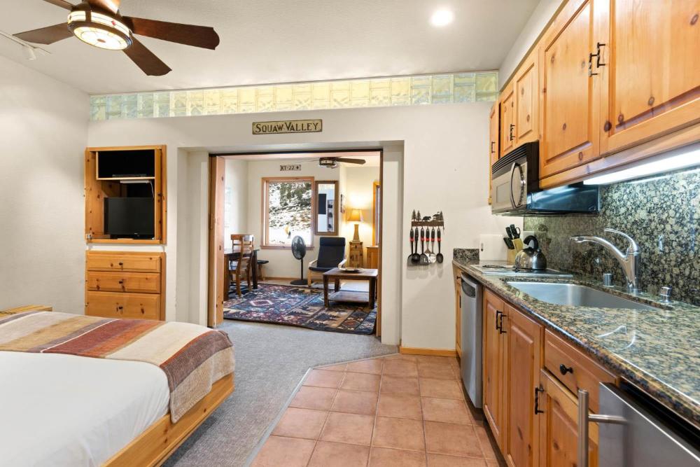 Palisades Tahoe Lodge Rentals Premium Studio #243